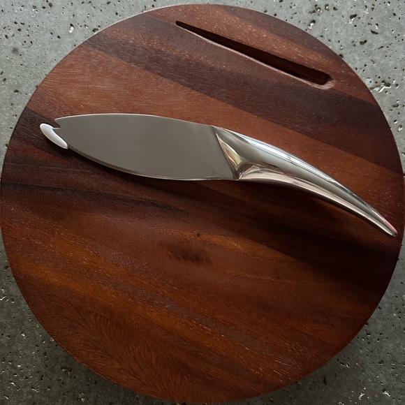 New in box, Nambe Gourmet, harmony, cheese, board with knife. - Picture 3 of 3